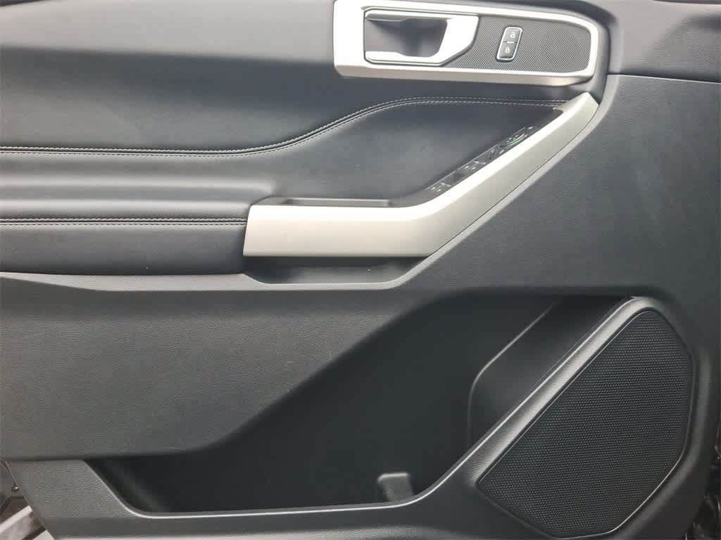 Thumbnail: 2020 Ford Explorer - 16