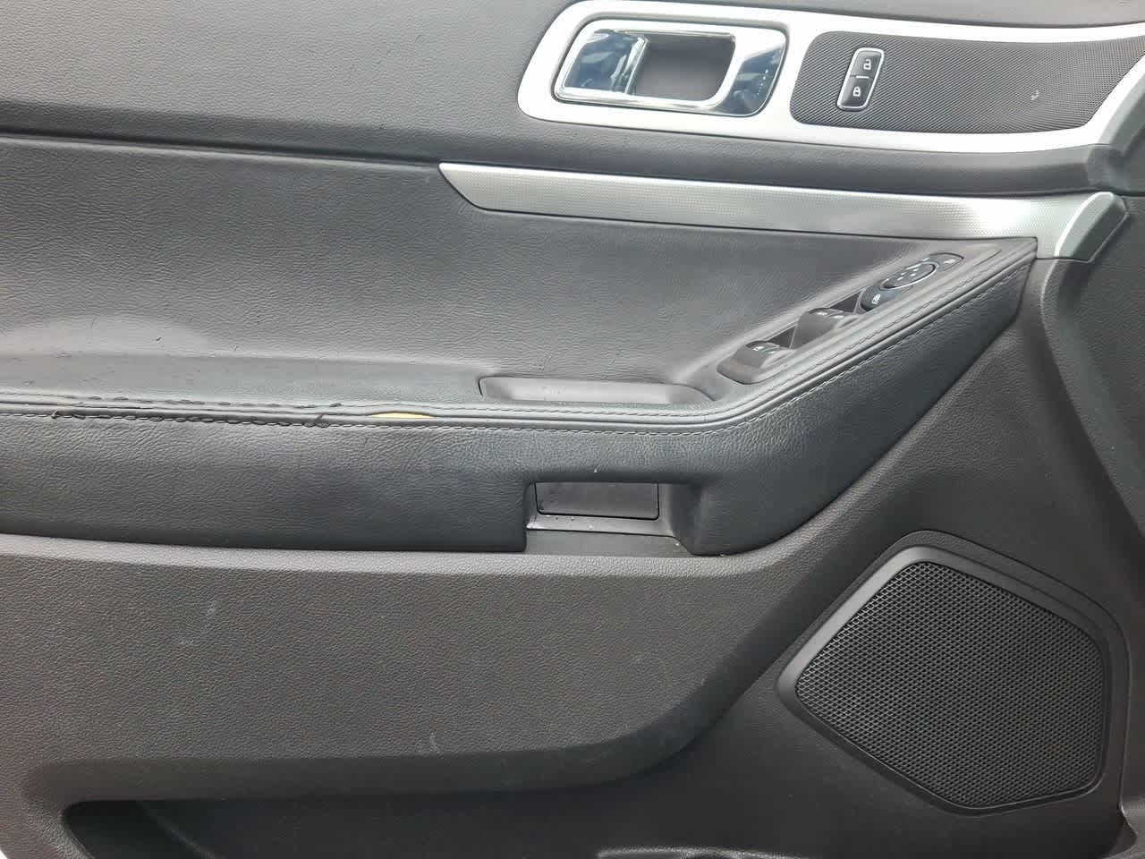 Thumbnail: 2015 Ford Explorer - 16