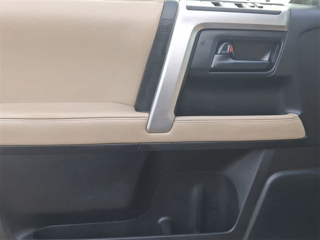 Thumbnail: 2013 Toyota 4Runner - 16