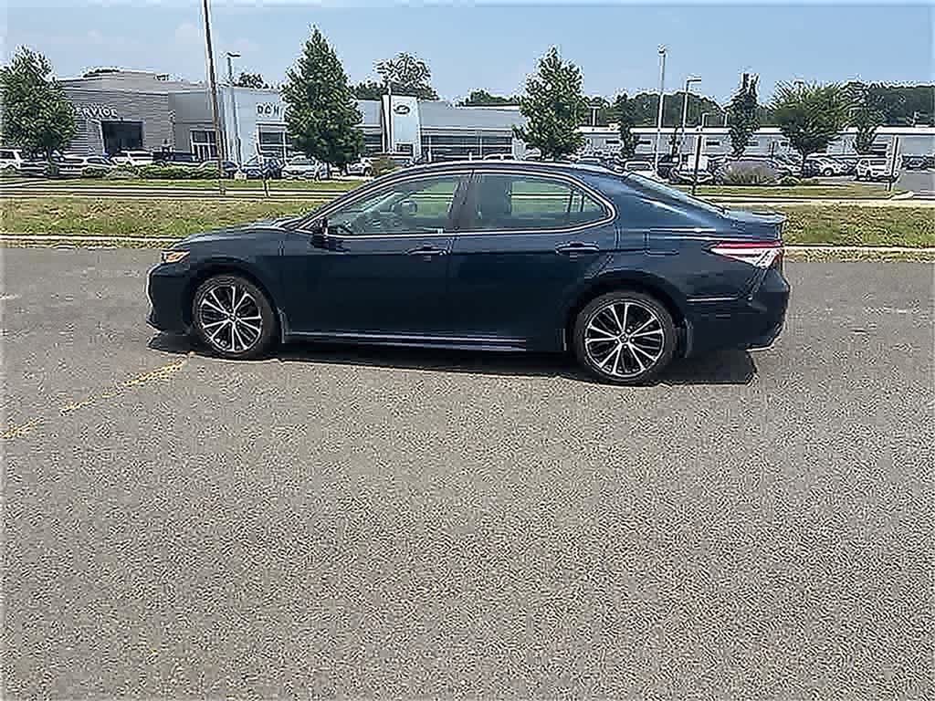 Thumbnail: 2019 Toyota Camry - 25