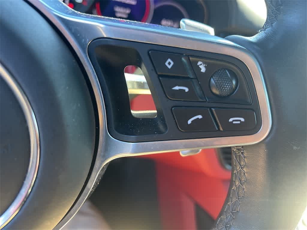 Thumbnail: 2022 Porsche Cayenne - 18