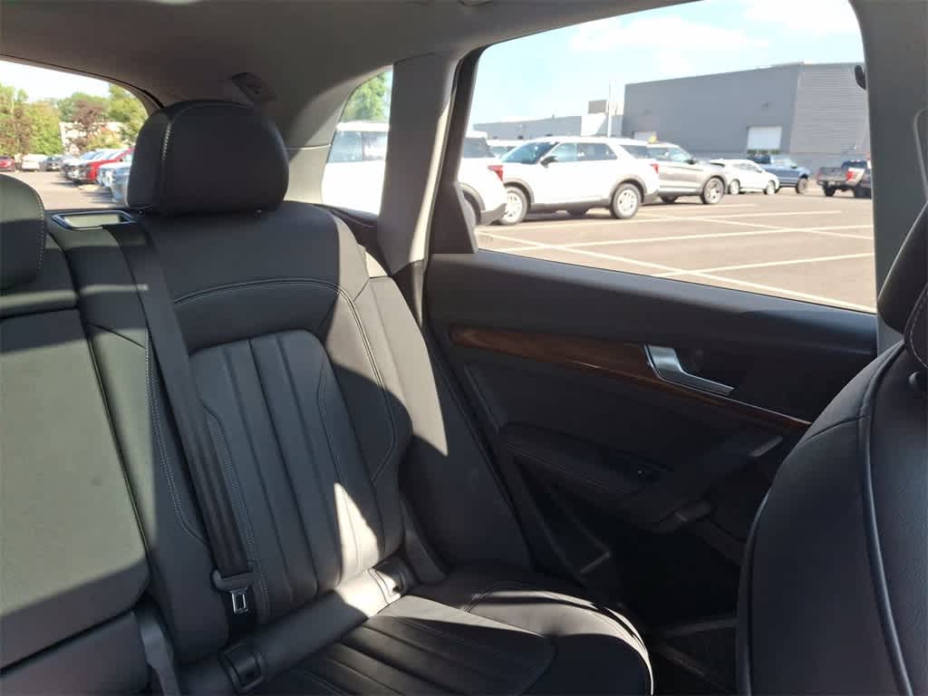 Thumbnail: 2023 Audi Q5 - 14