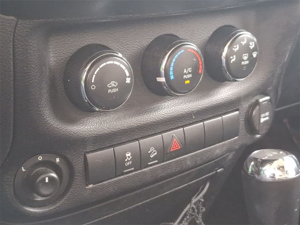 Thumbnail: 2013 Jeep Wrangler - 24