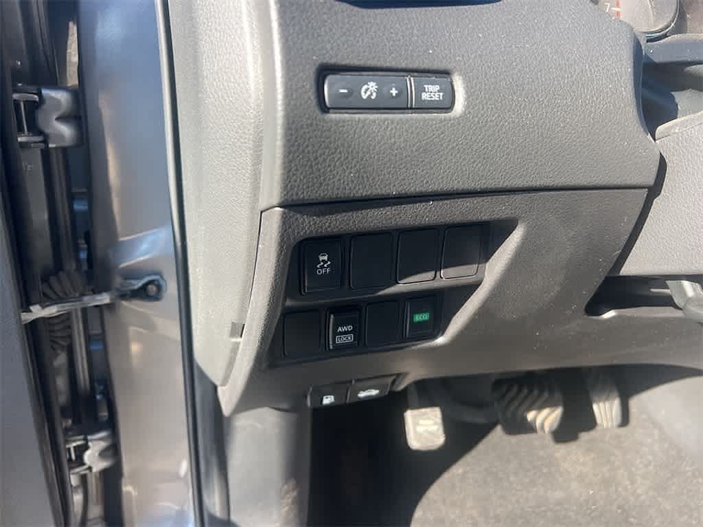 Thumbnail: 2019 Nissan Rogue Sport - 15