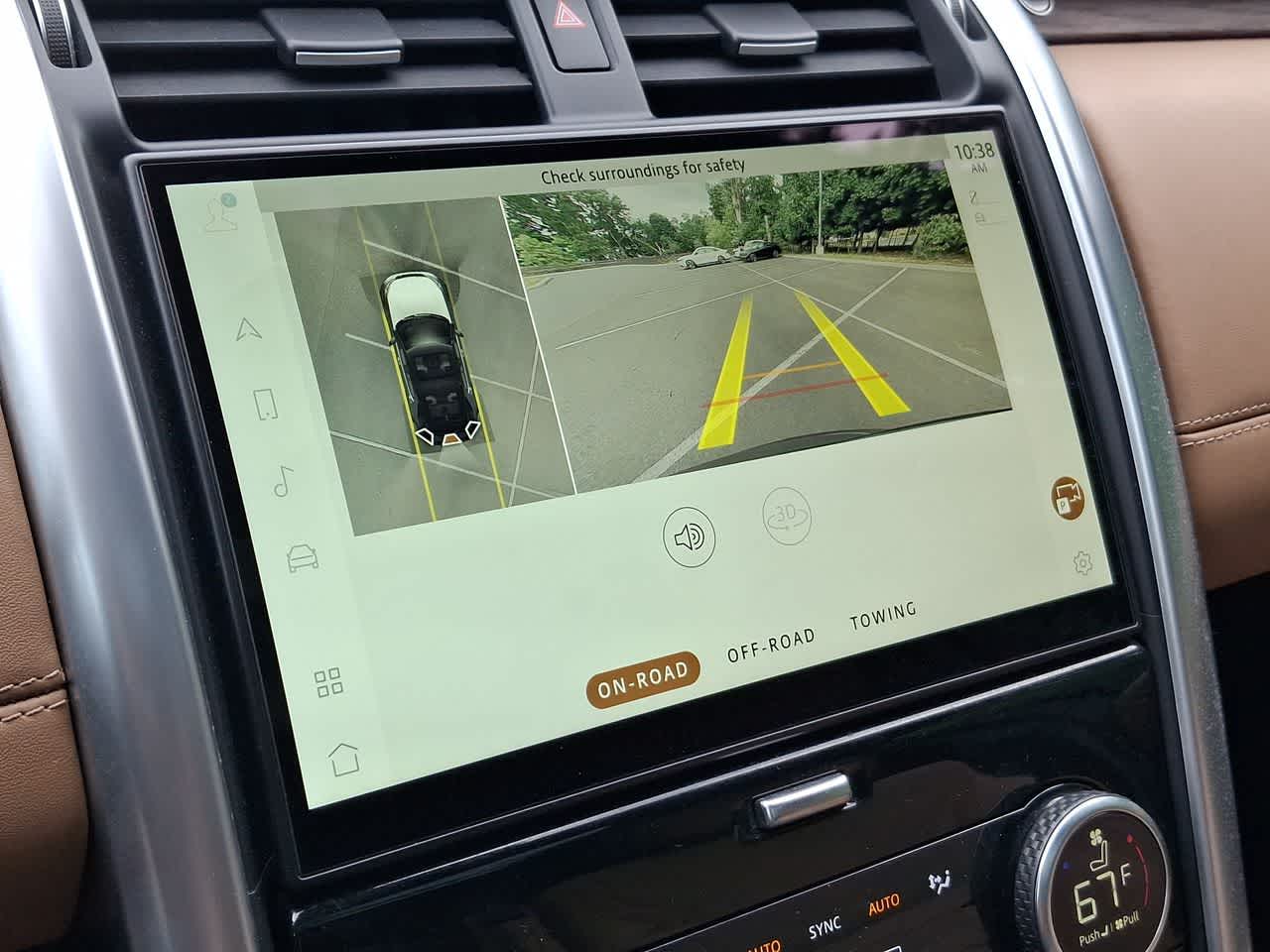Thumbnail: 2023 Land Rover Discovery - 20