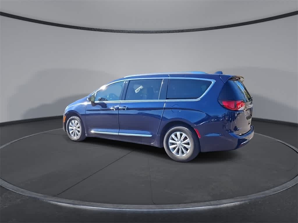 Thumbnail: 2019 Chrysler Pacifica - 6