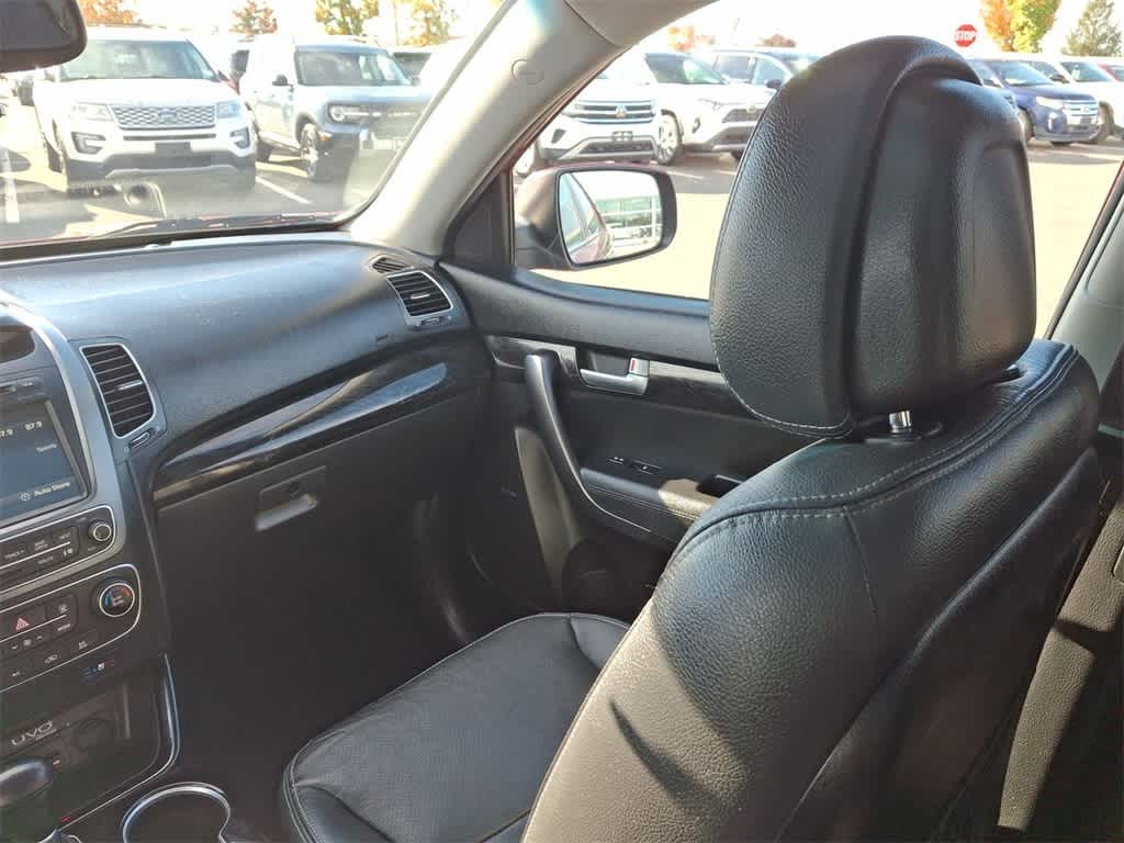 Thumbnail: 2014 Kia Sorento - 11