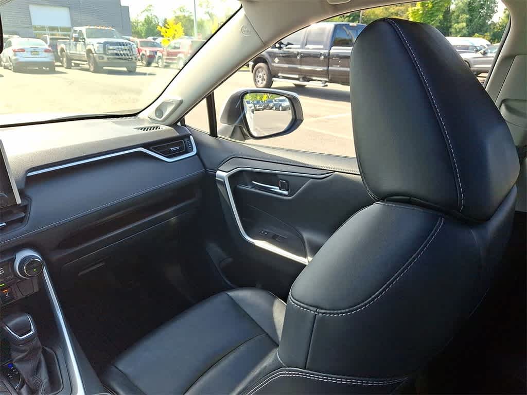 Thumbnail: 2019 Toyota RAV4 - 11
