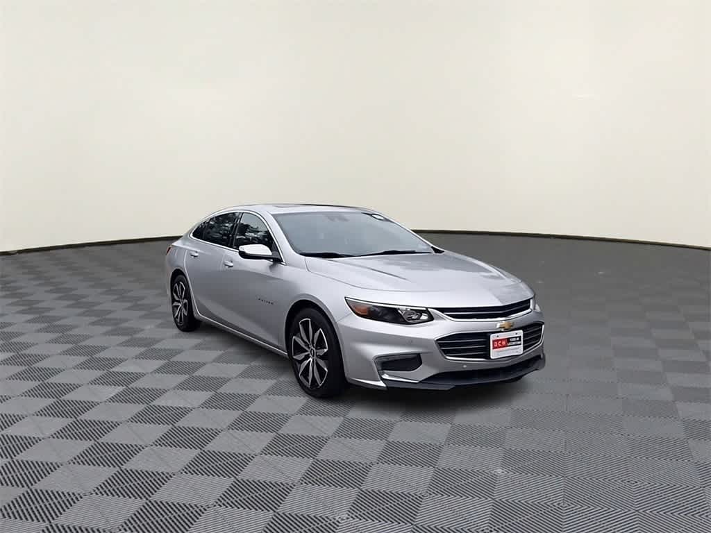 Thumbnail: 2017 Chevrolet Malibu - 2