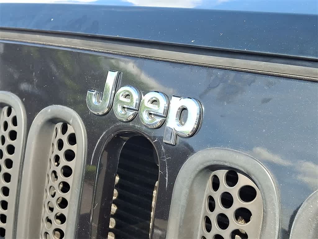 Thumbnail: 2012 Jeep Wrangler - 19