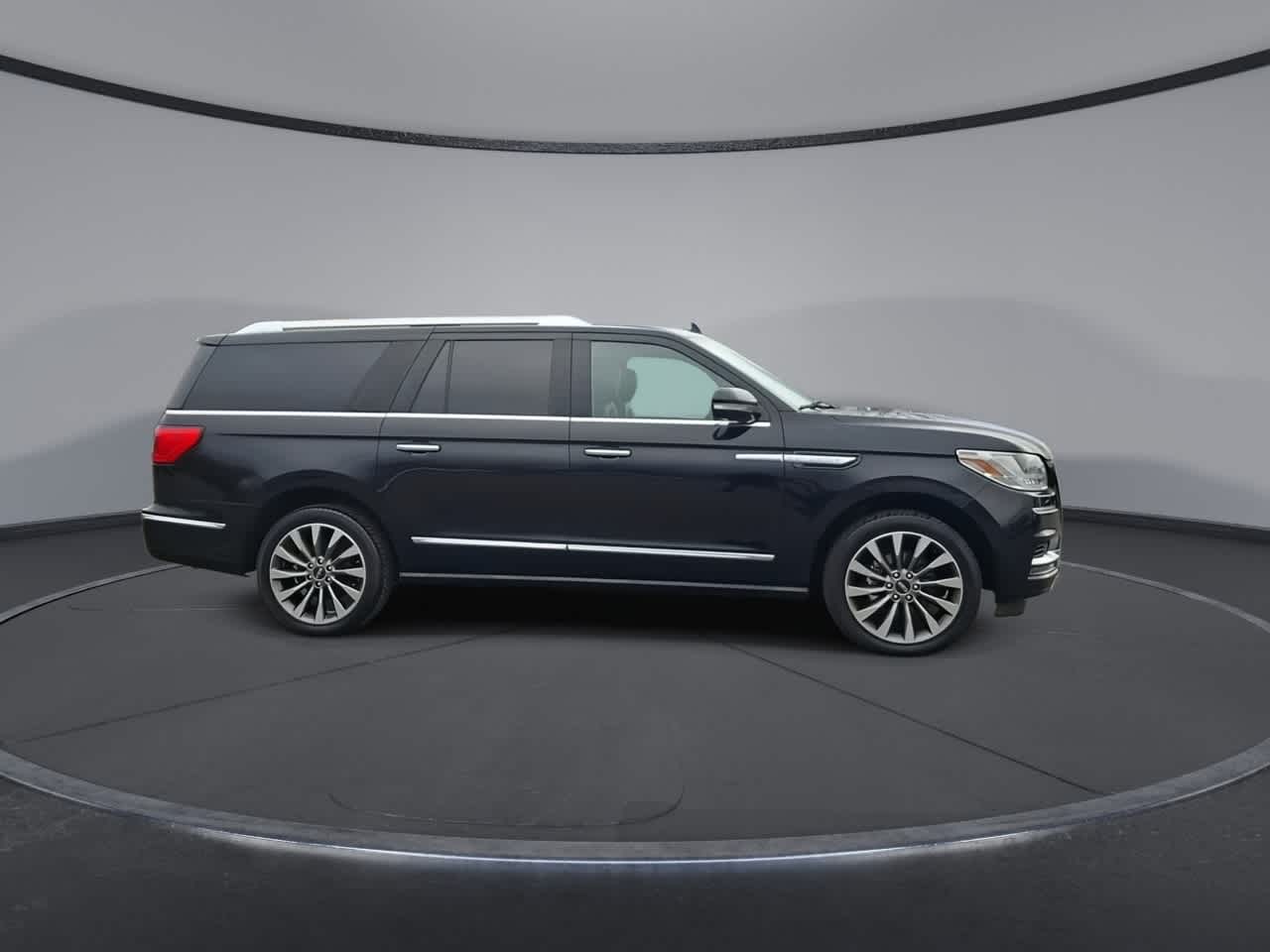 Thumbnail: 2019 Lincoln Navigator L - 9