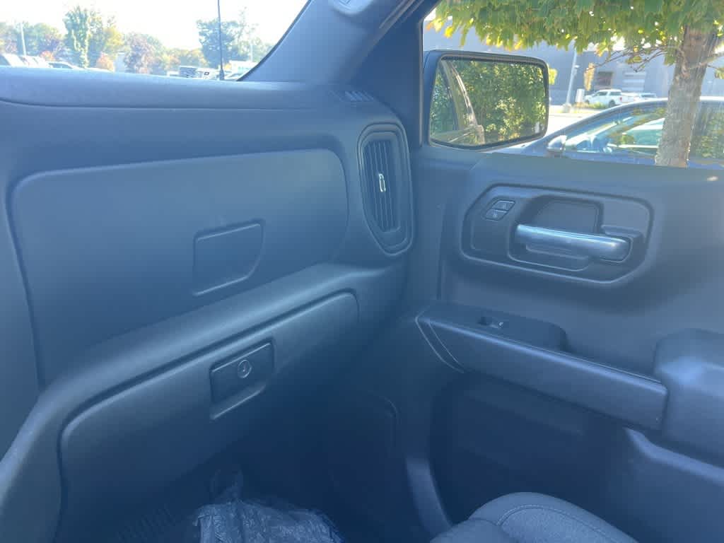 Thumbnail: 2023 Chevrolet Silverado 1500 - 22