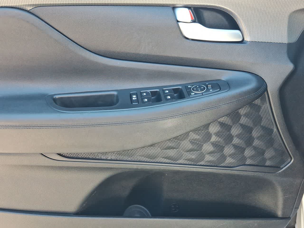 Thumbnail: 2019 Hyundai Santa Fe - 16
