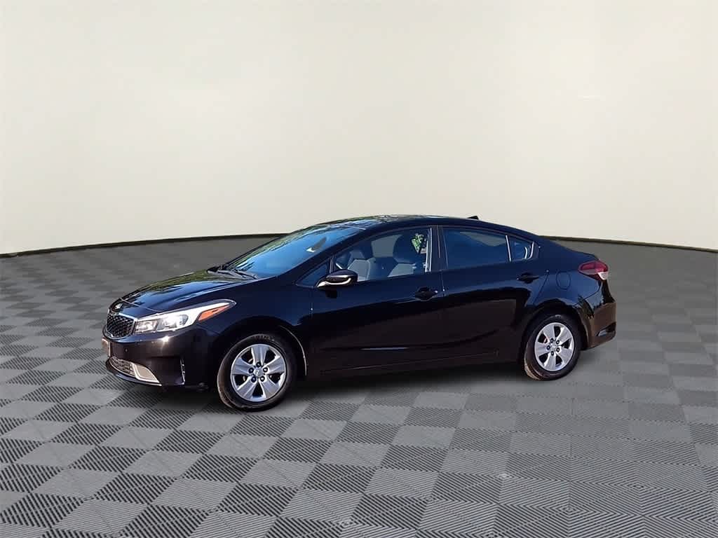 Thumbnail: 2018 Kia Forte - 4