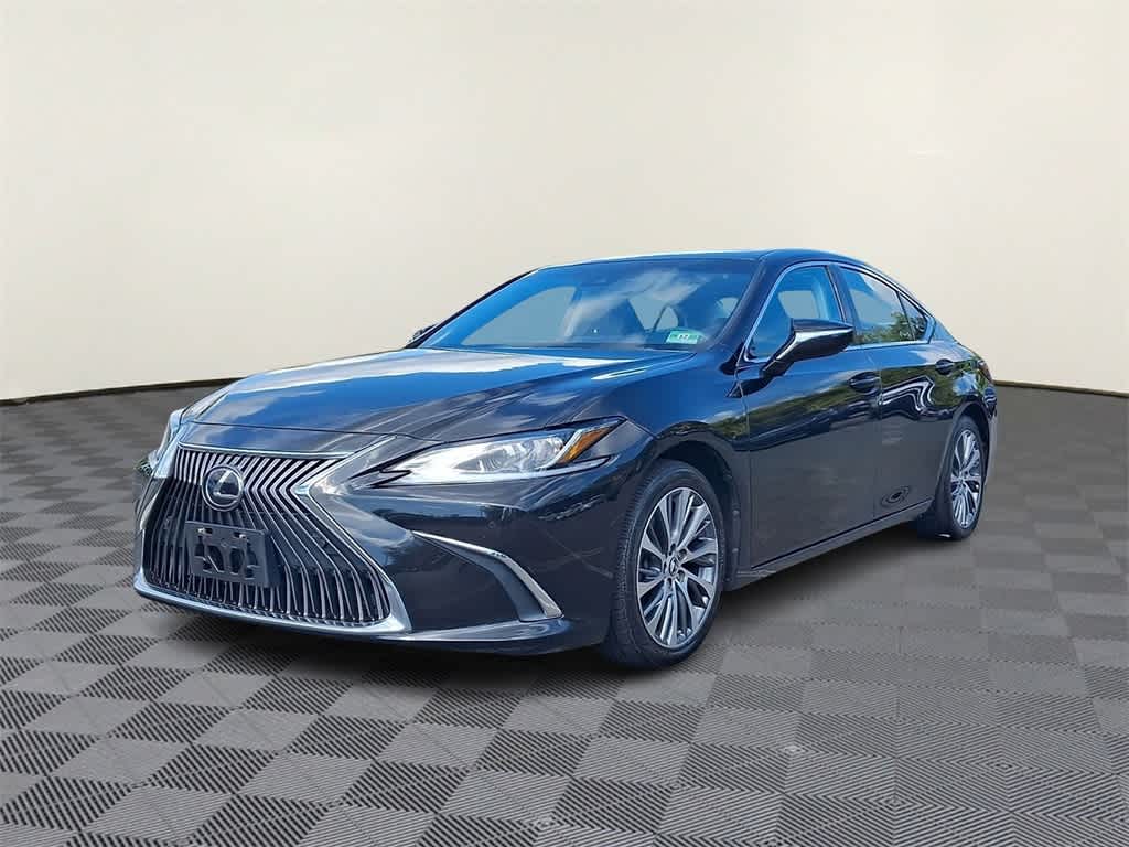 Thumbnail: 2019 Lexus ES - 1
