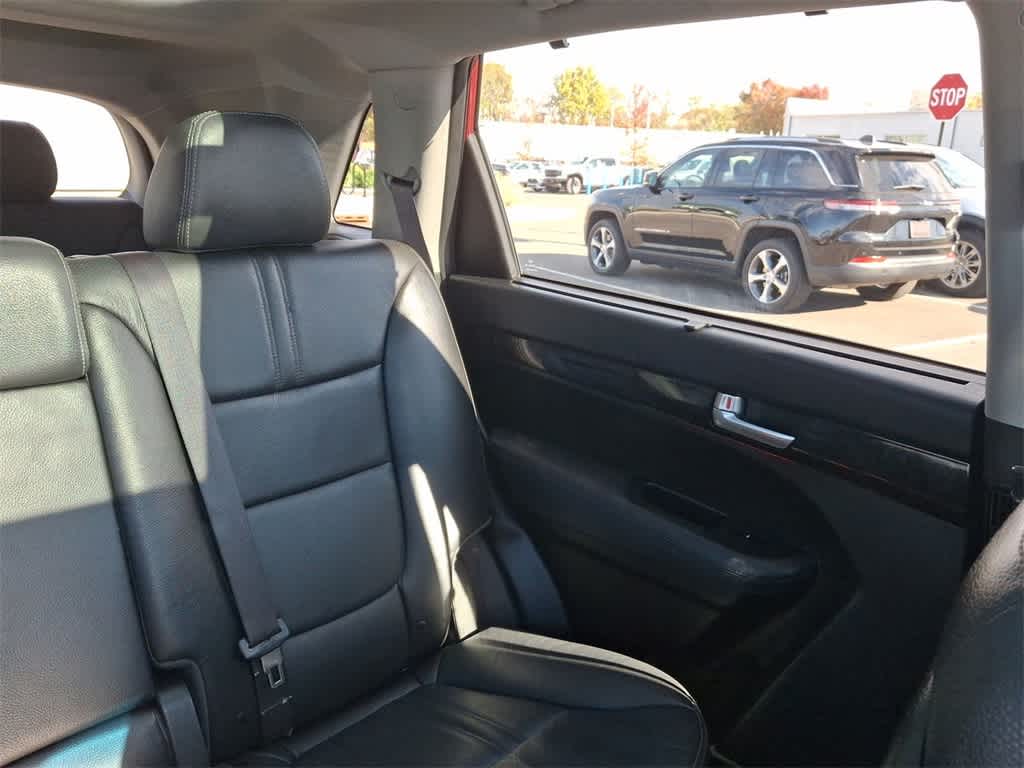 Thumbnail: 2014 Kia Sorento - 14