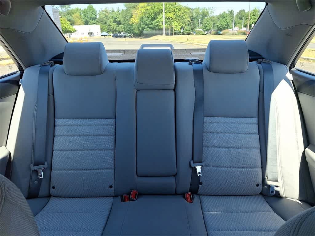 Thumbnail: 2015 Toyota Camry - 13