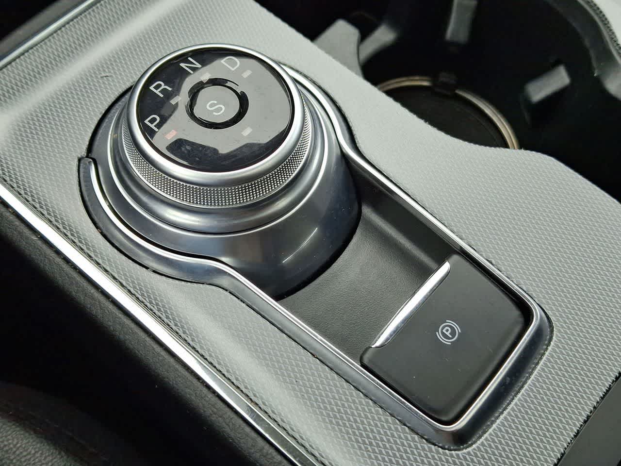 Thumbnail: 2021 Ford Edge - 18