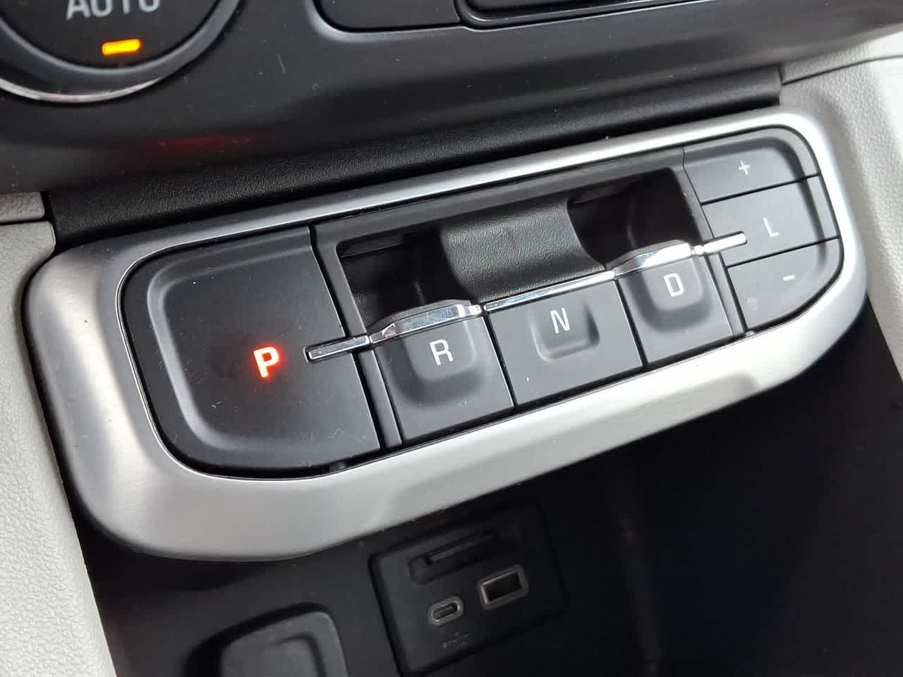 Thumbnail: 2023 GMC Acadia - 16