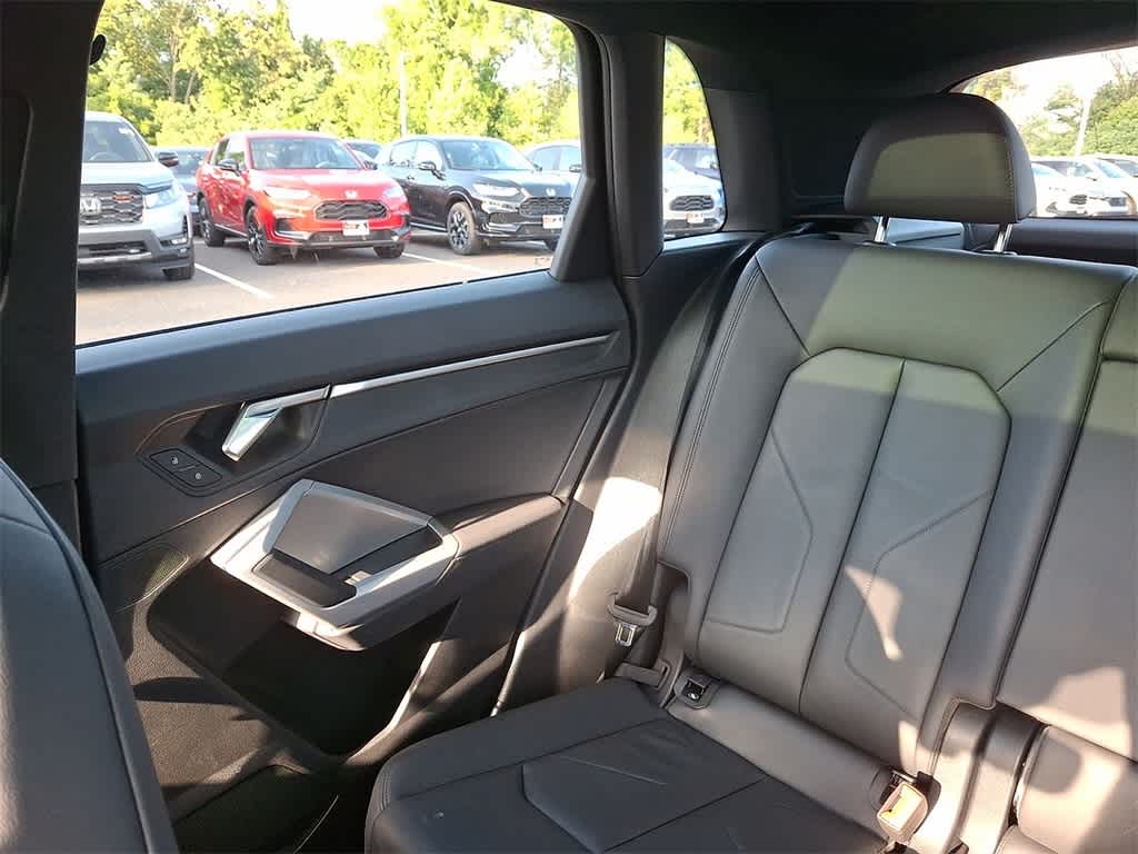 Thumbnail: 2024 Audi Q3 - 12