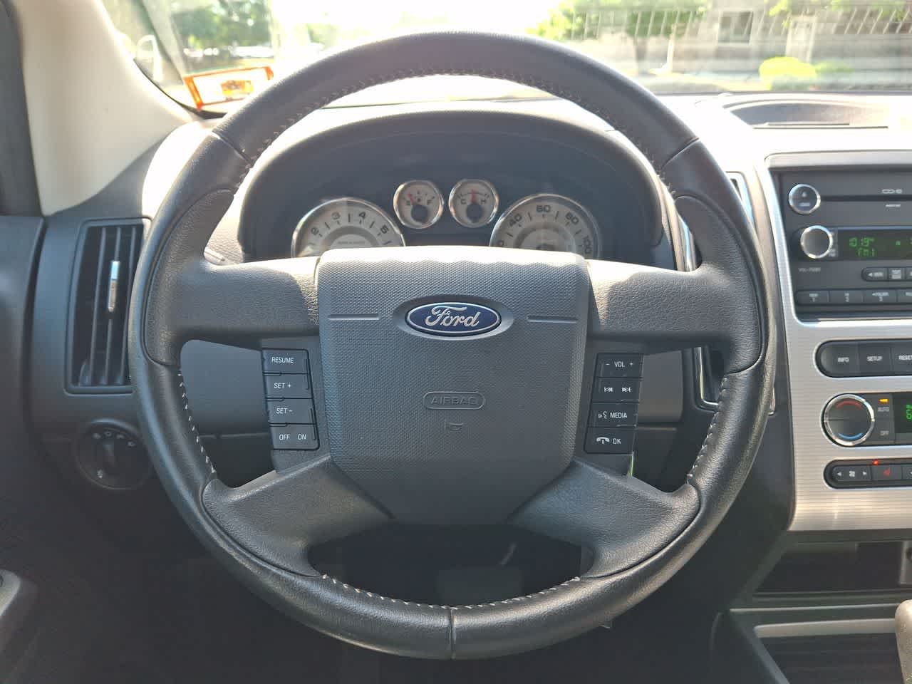 Thumbnail: 2010 Ford Edge - 21