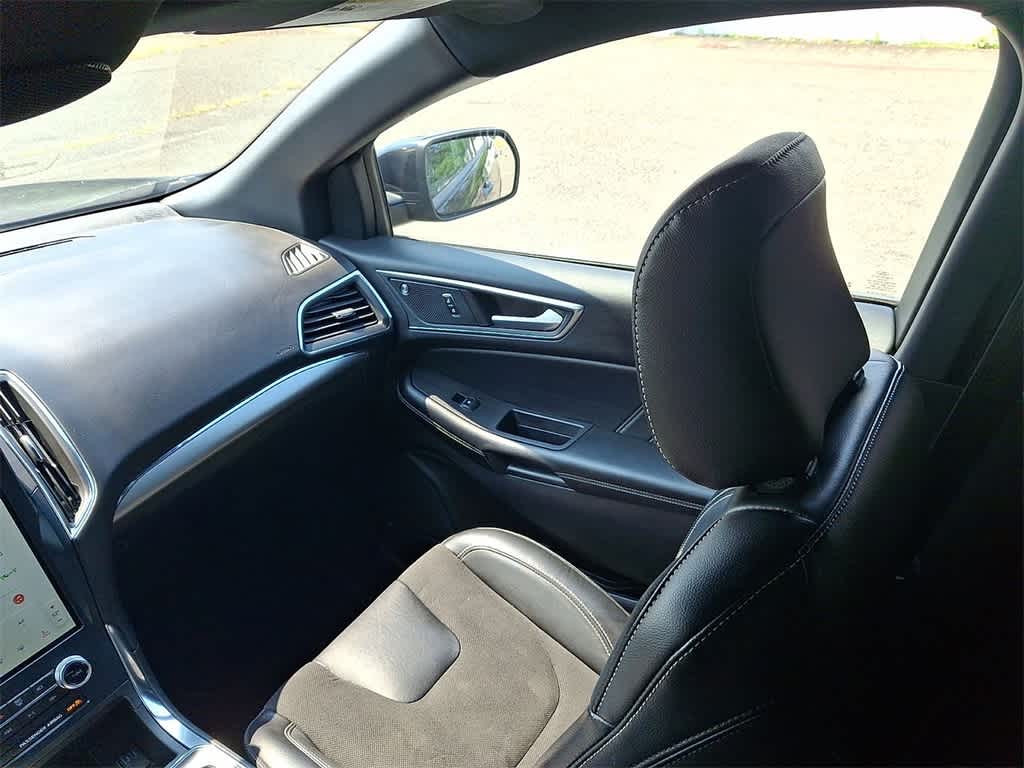 Thumbnail: 2023 Ford Edge - 11