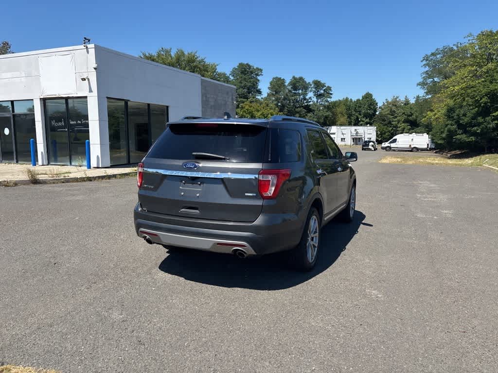 Thumbnail: 2017 Ford Explorer - 15