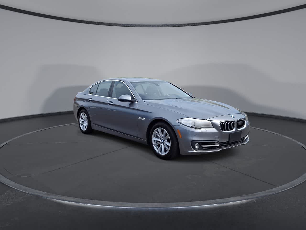 Thumbnail: 2016 BMW 5 Series - 2