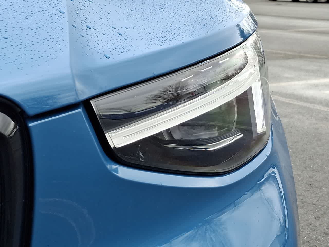 Thumbnail: 2025 Volvo XC40 - 30