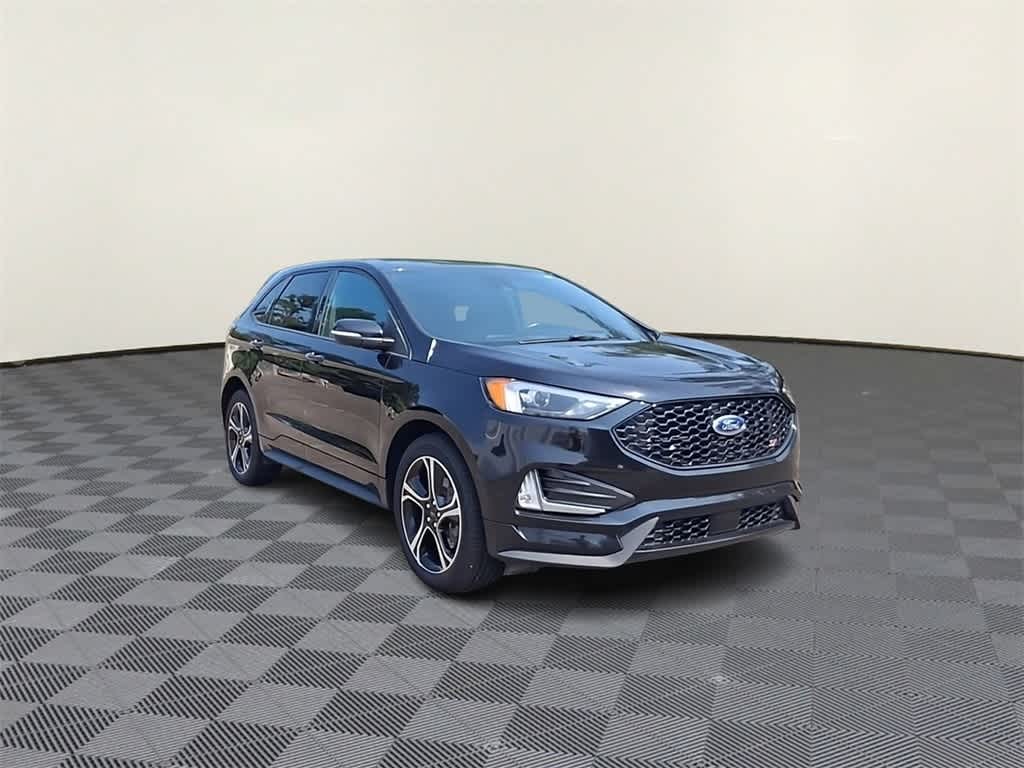 Thumbnail: 2023 Ford Edge - 2