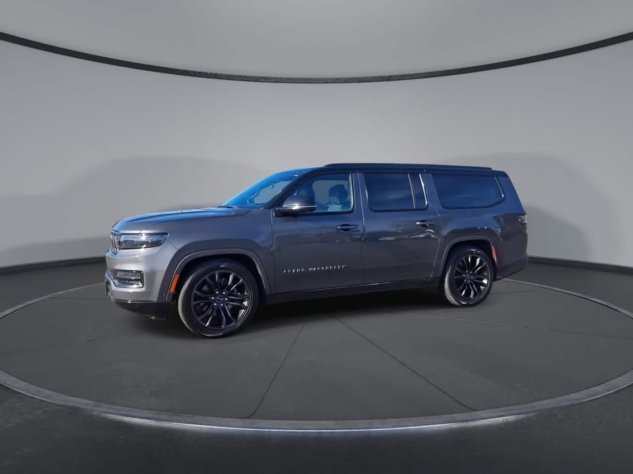 Thumbnail: 2024 Jeep Grand Wagoneer L - 4