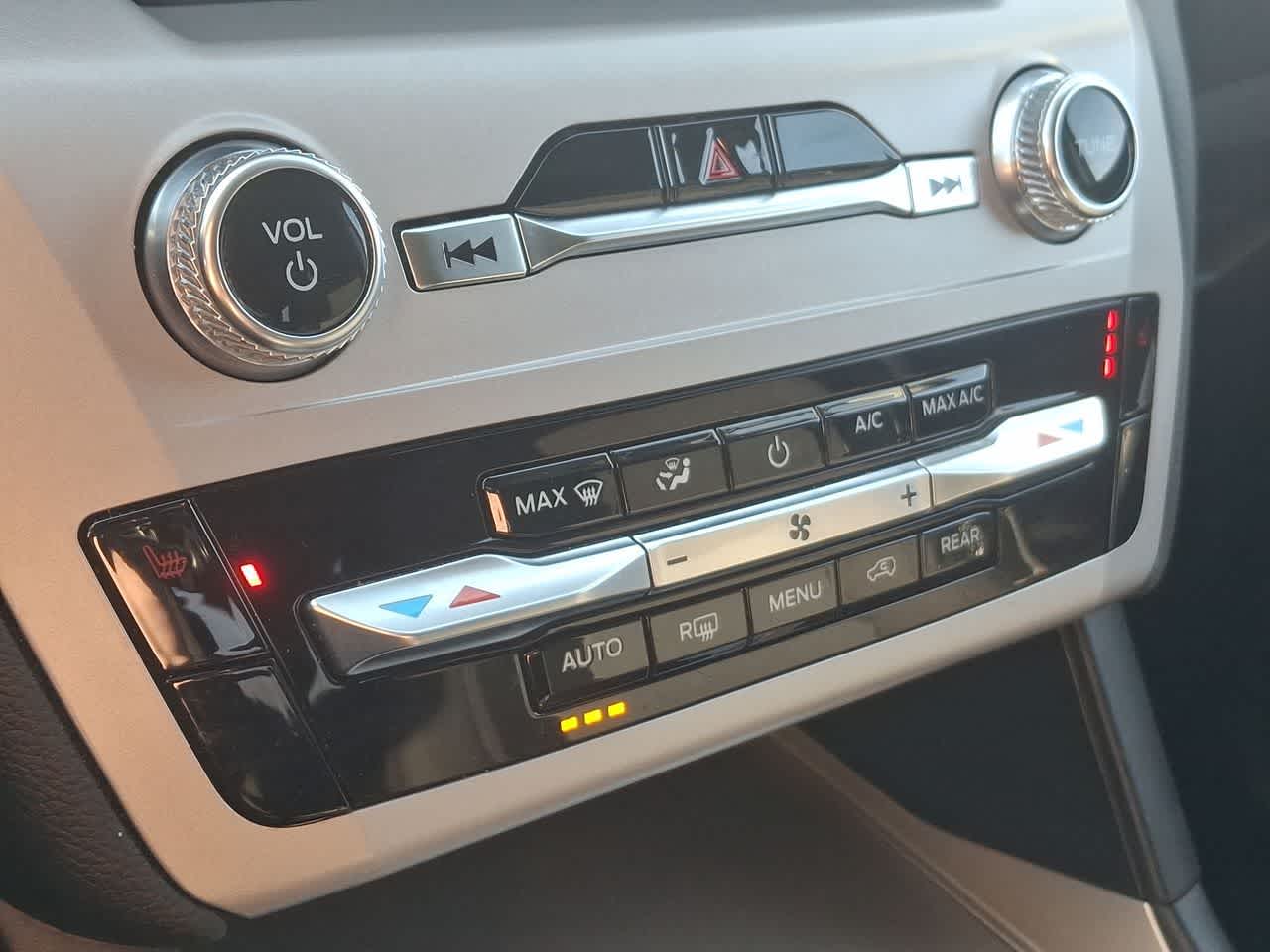 Thumbnail: 2023 Ford Explorer - 25