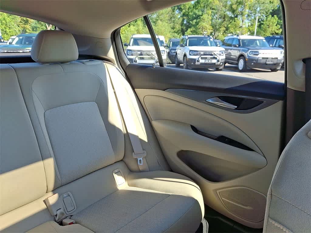 Thumbnail: 2018 Buick Regal - 14