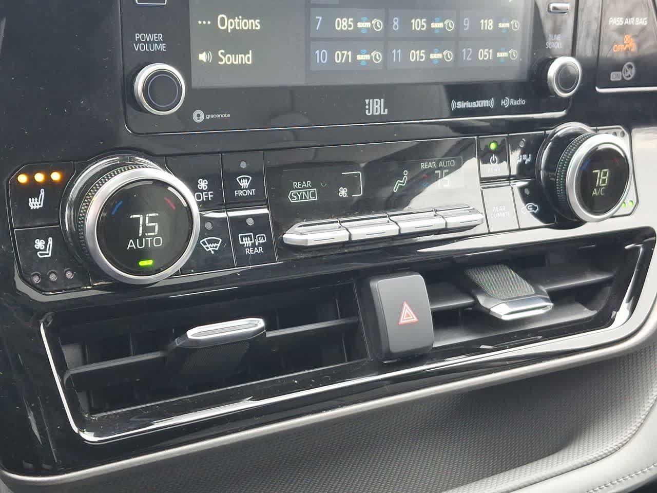 Thumbnail: 2021 Toyota Highlander - 25