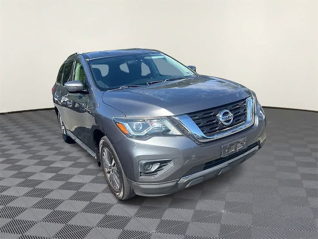Thumbnail: 2017 Nissan Pathfinder - 3