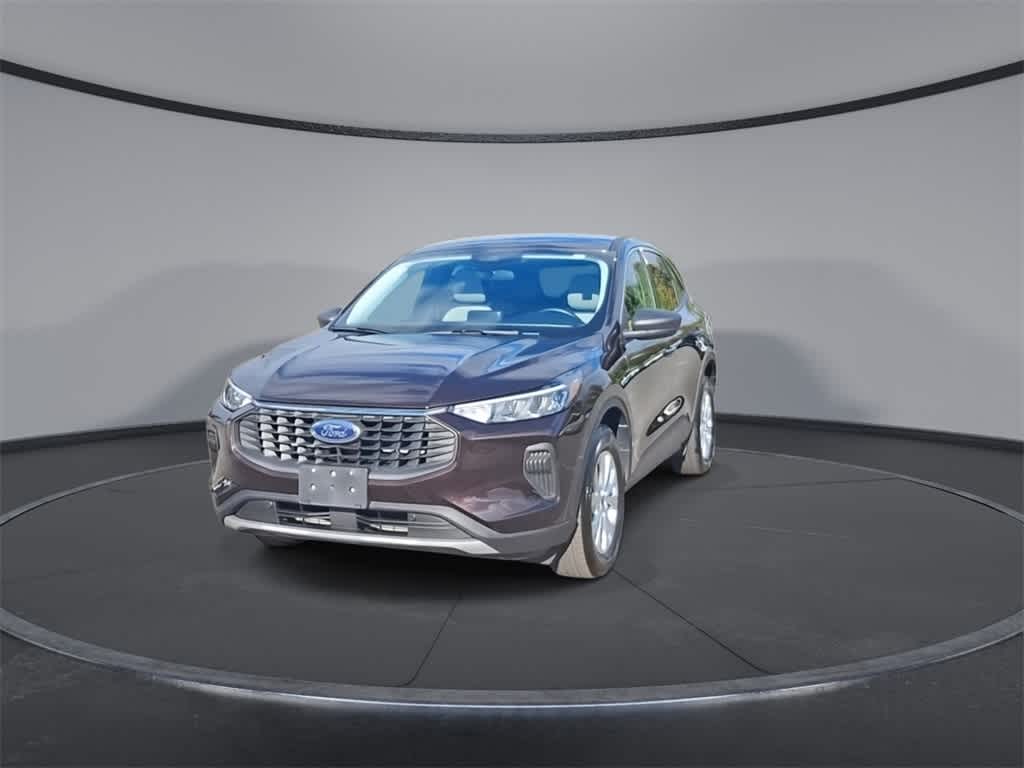 Thumbnail: 2023 Ford Escape - 3