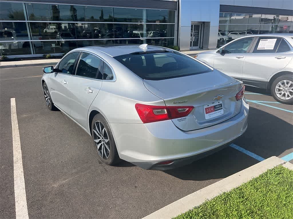 Thumbnail: 2017 Chevrolet Malibu - 8