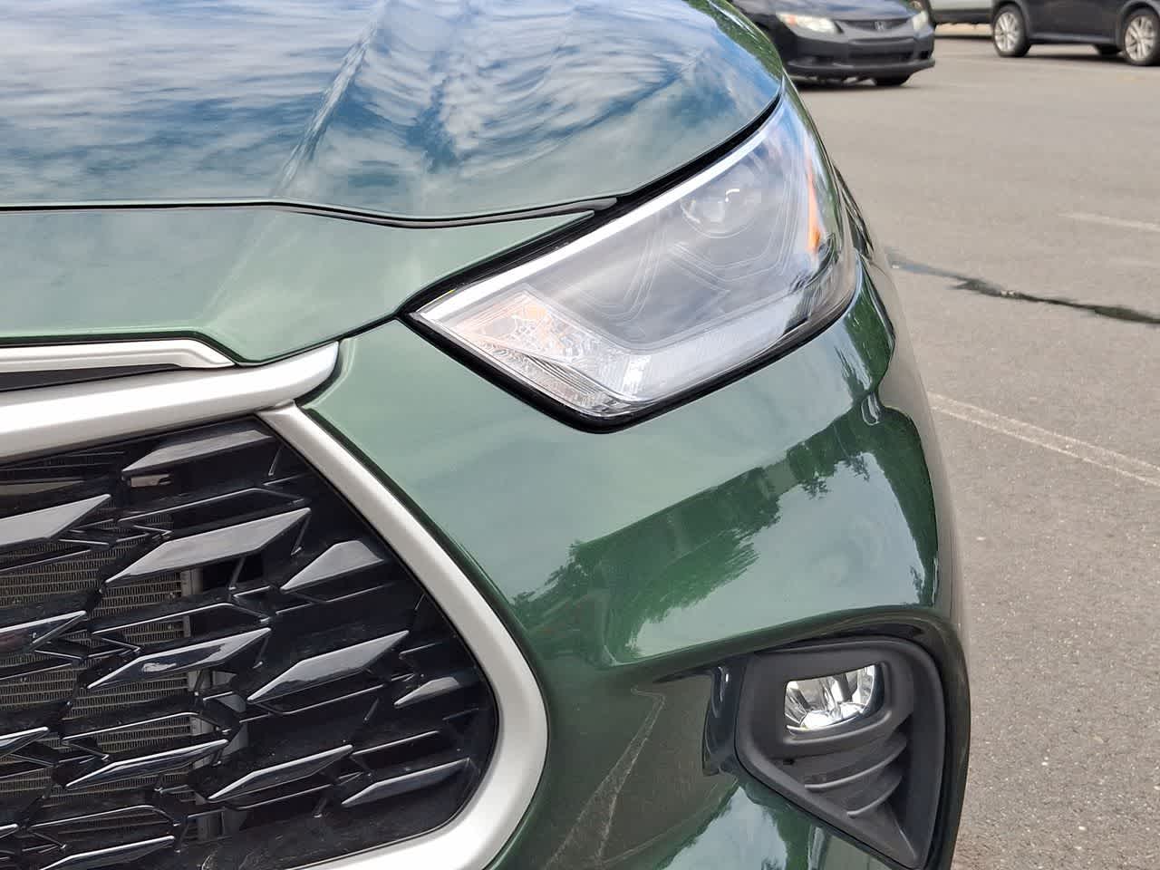 Thumbnail: 2023 Toyota Highlander - 30