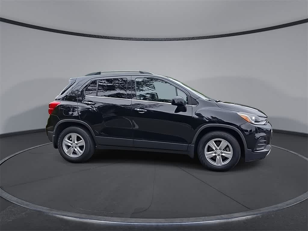 Thumbnail: 2018 Chevrolet Trax - 9