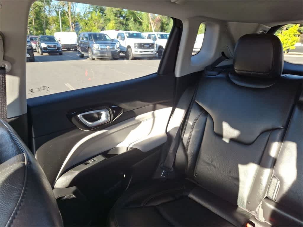 Thumbnail: 2022 Jeep Compass - 12