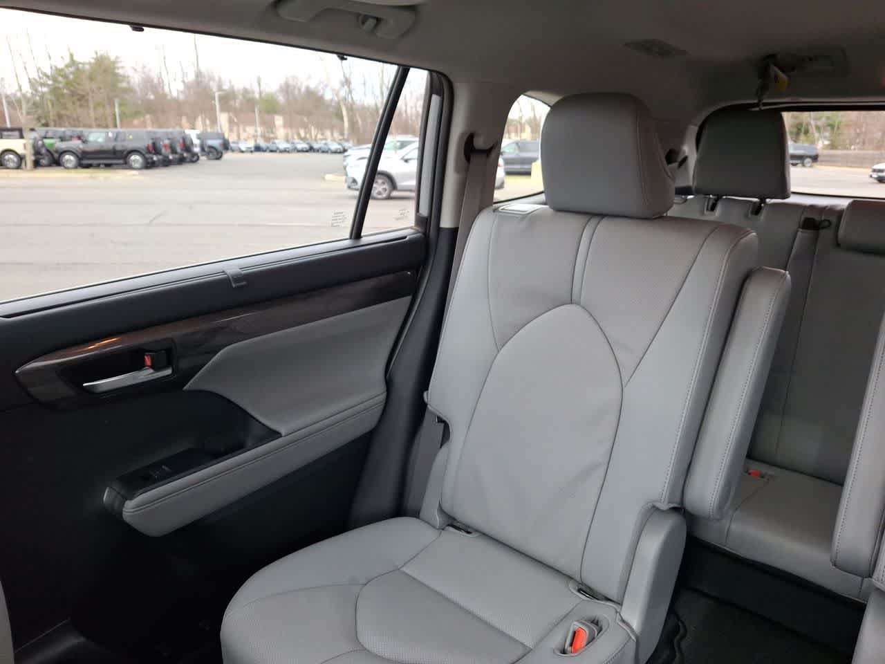 Thumbnail: 2021 Toyota Highlander - 12