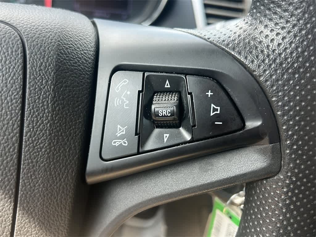 Thumbnail: 2019 Chevrolet Trax - 17