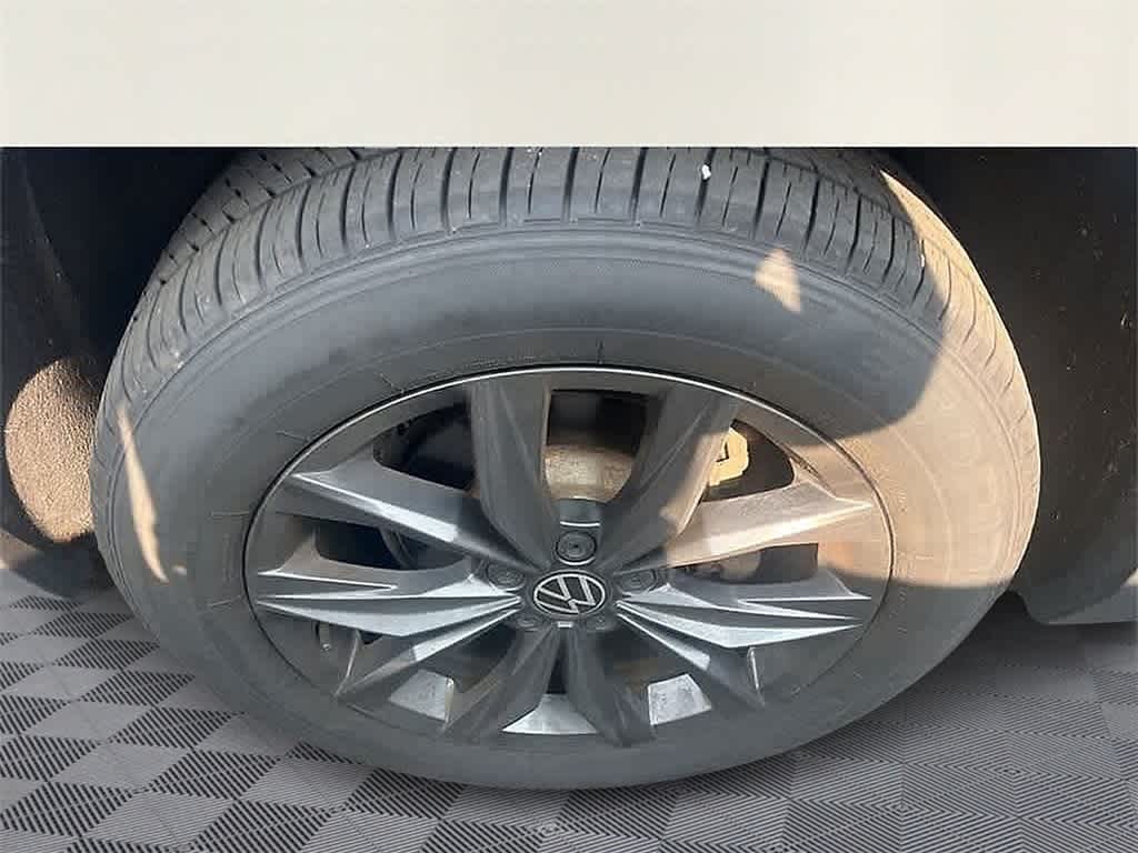 Thumbnail: 2022 Volkswagen Tiguan - 5