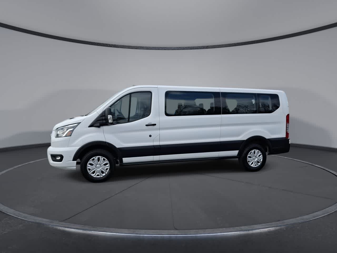 Thumbnail: 2023 Ford Econoline - 4