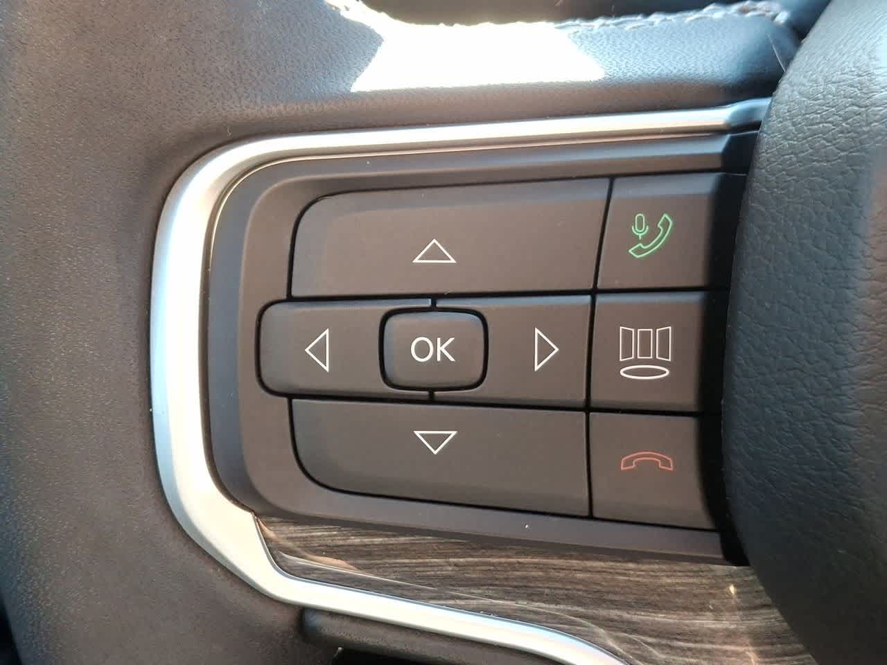 Thumbnail: 2022 Jeep Wagoneer - 23