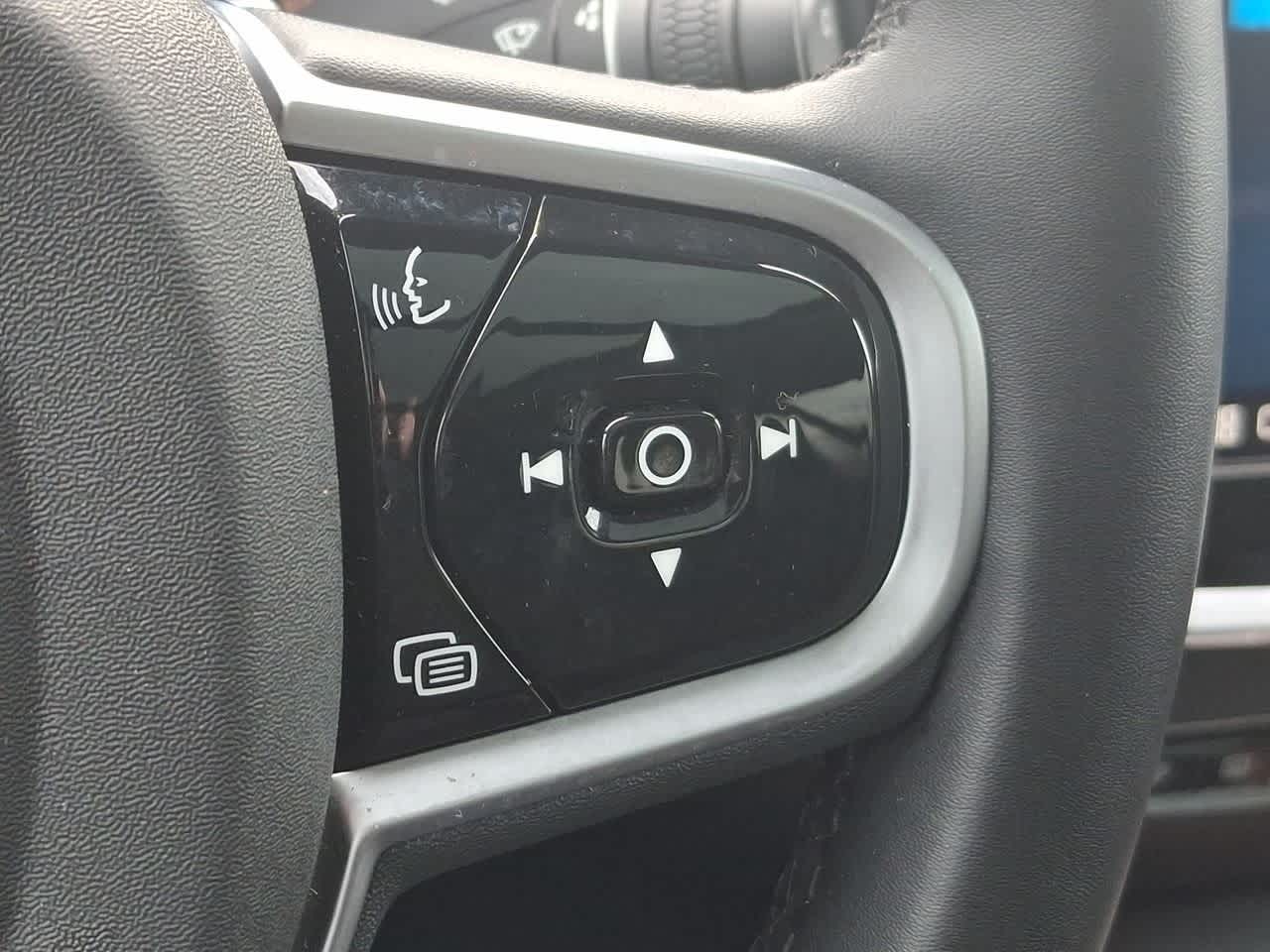 Thumbnail: 2025 Volvo S60 - 24