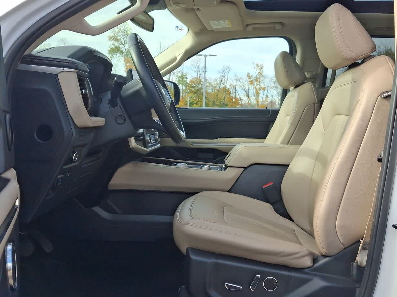 Thumbnail: 2023 Ford Expedition MAX - 17