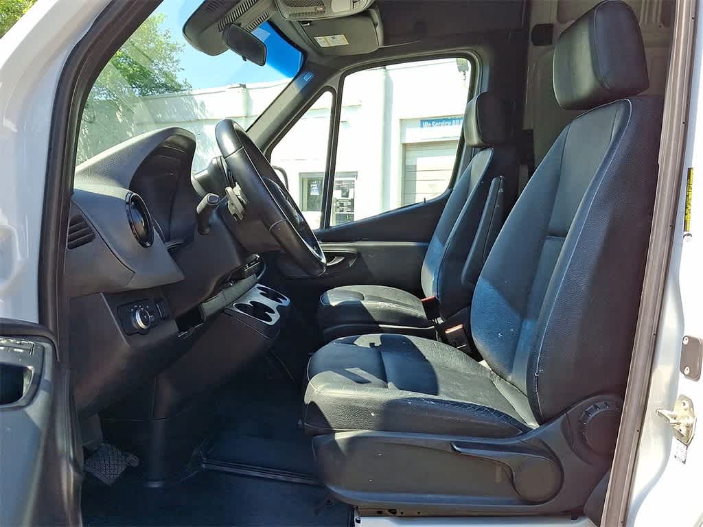 Thumbnail: 2021 Mercedes-Benz Sprinter - 10