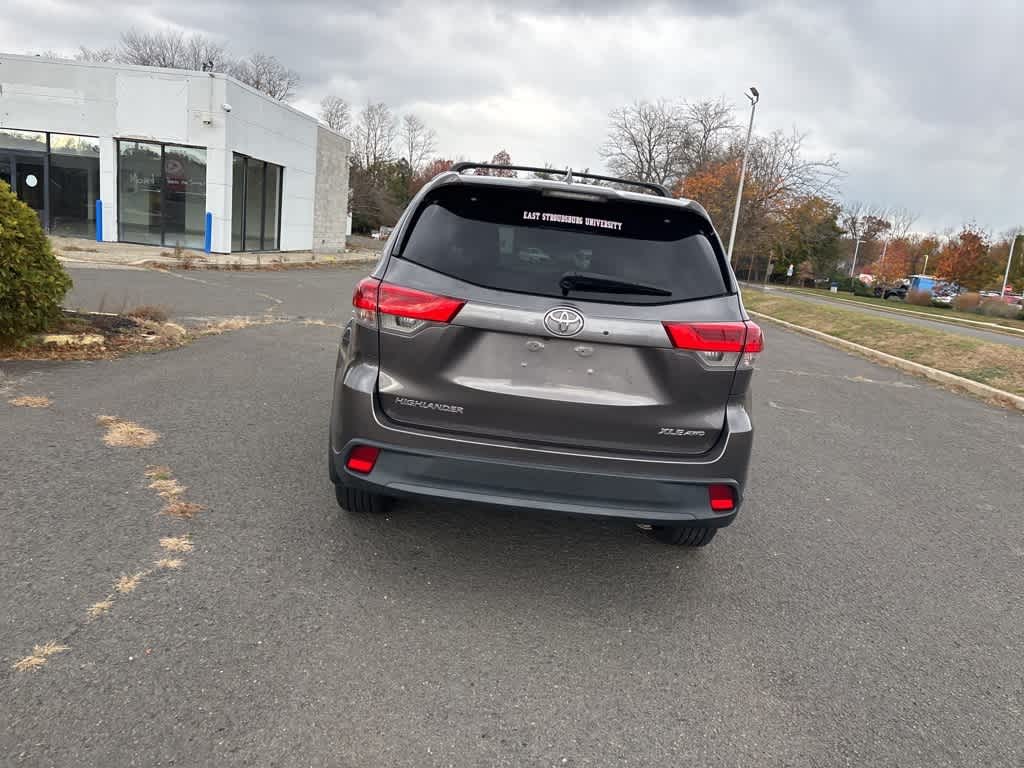 Thumbnail: 2018 Toyota Highlander - 18