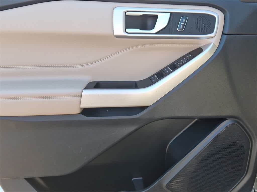 Thumbnail: 2022 Ford Explorer - 16